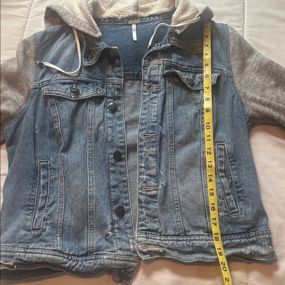 Free People Light Blue Denim Jacket with removable Gray Knit Hood size M - Picture 7 of 7